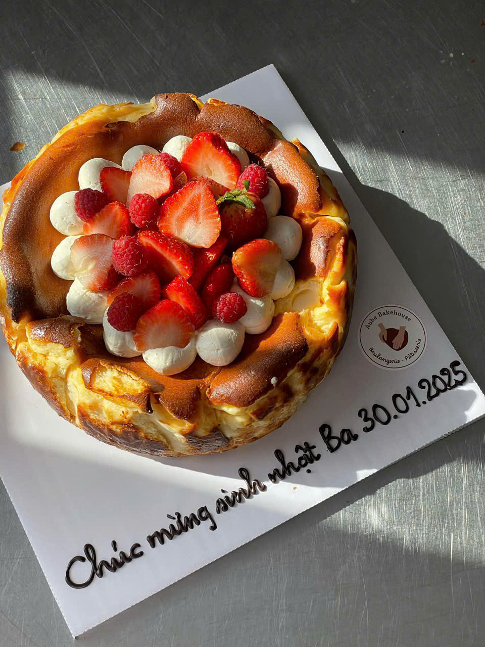 Bánh Burnt Cheesecake nguyên ổ (18 cm)